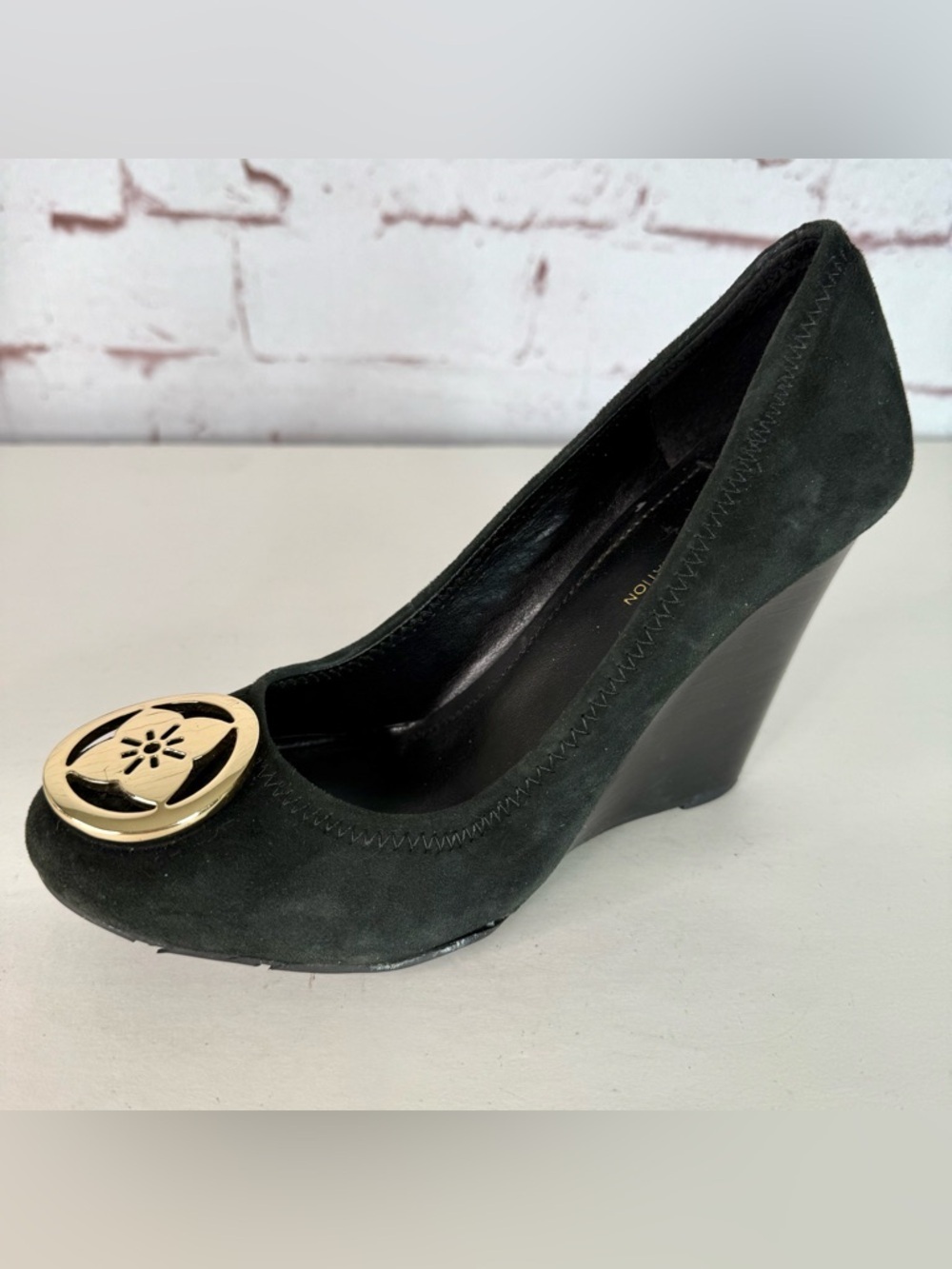 BCBGeneration Black Suede Round Closed Toe Wedge Wooden Heel Size 7